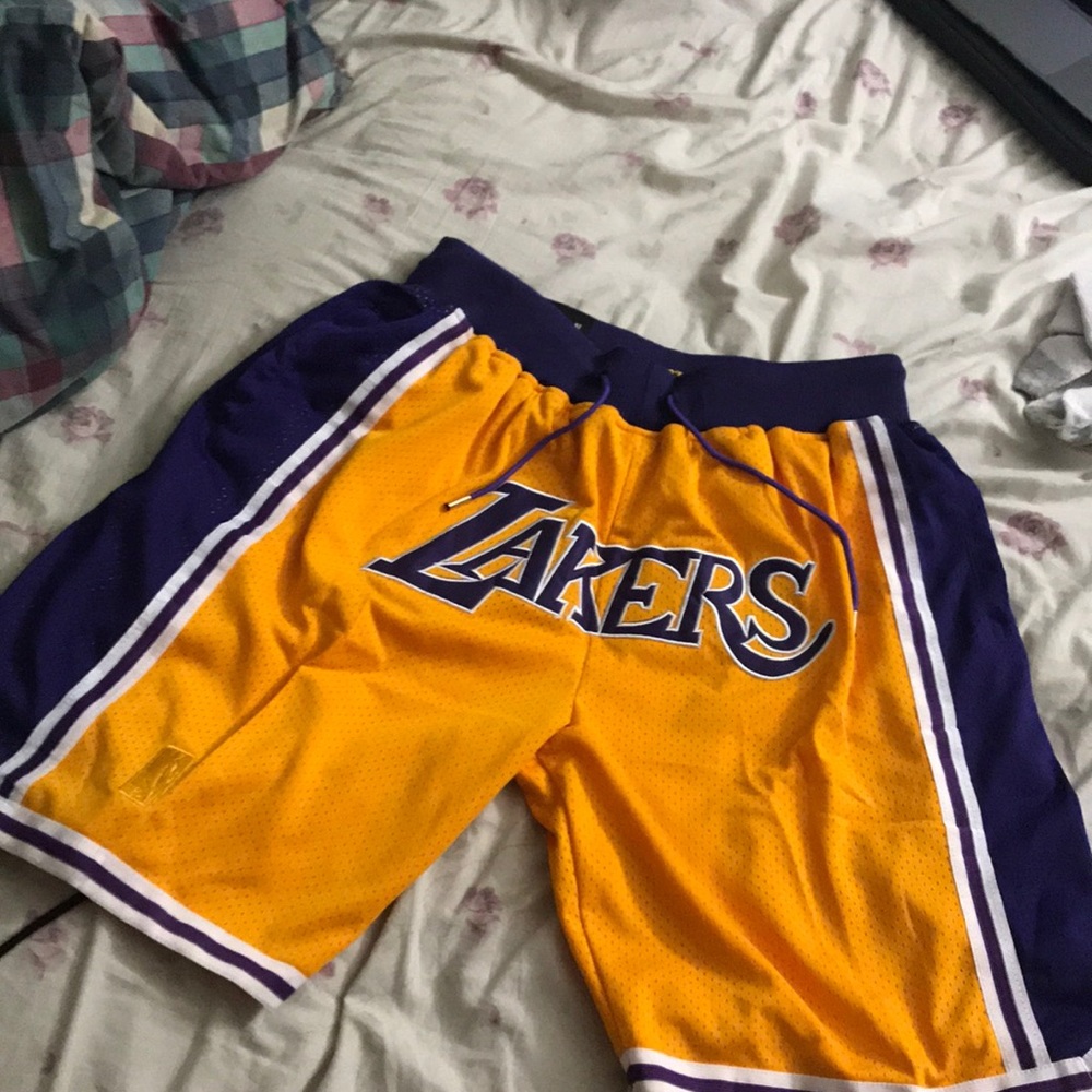 Los angels lakers just don shorts